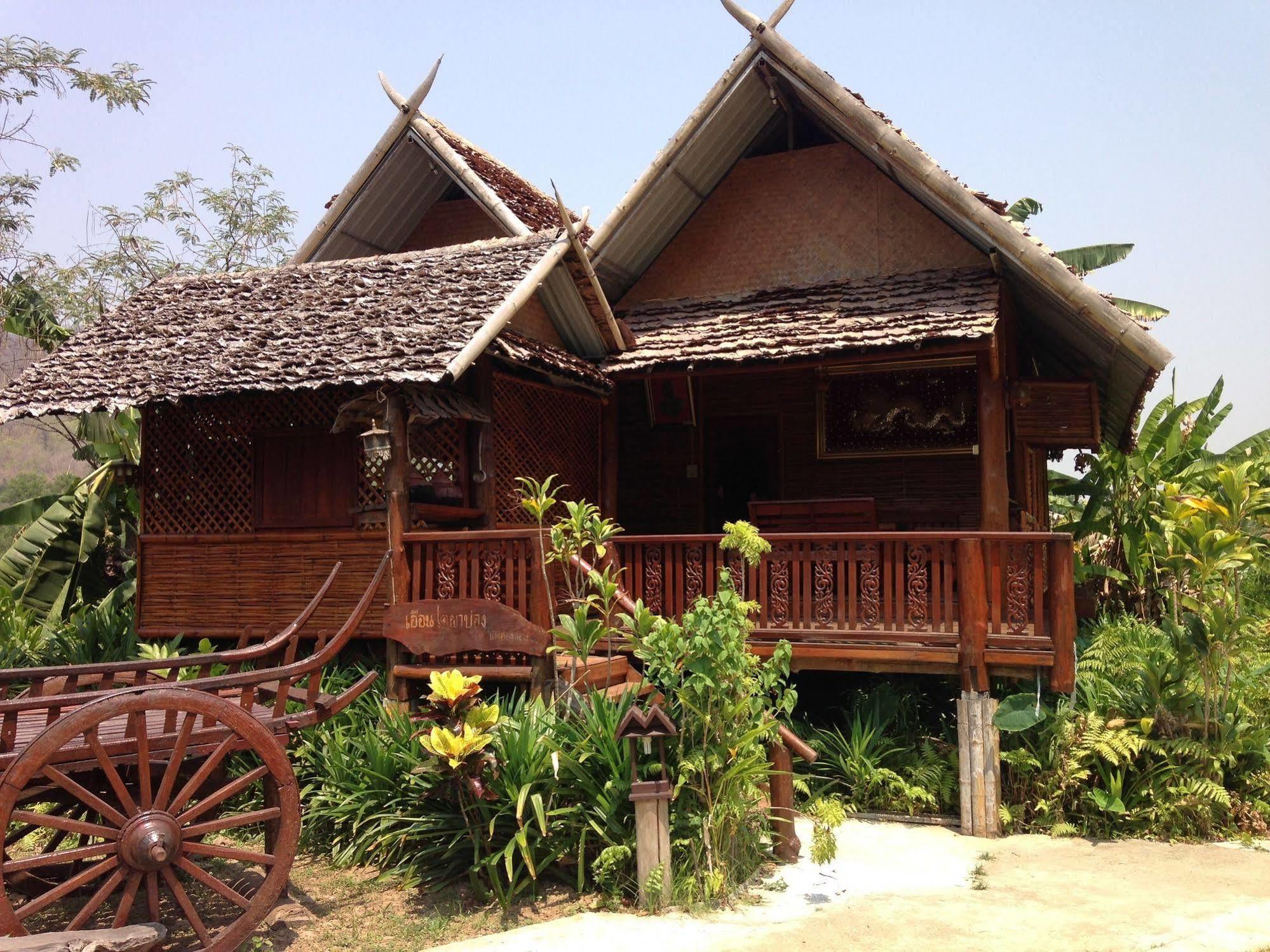 Pitchaporn House Hotel Mae Hong Son Exterior photo