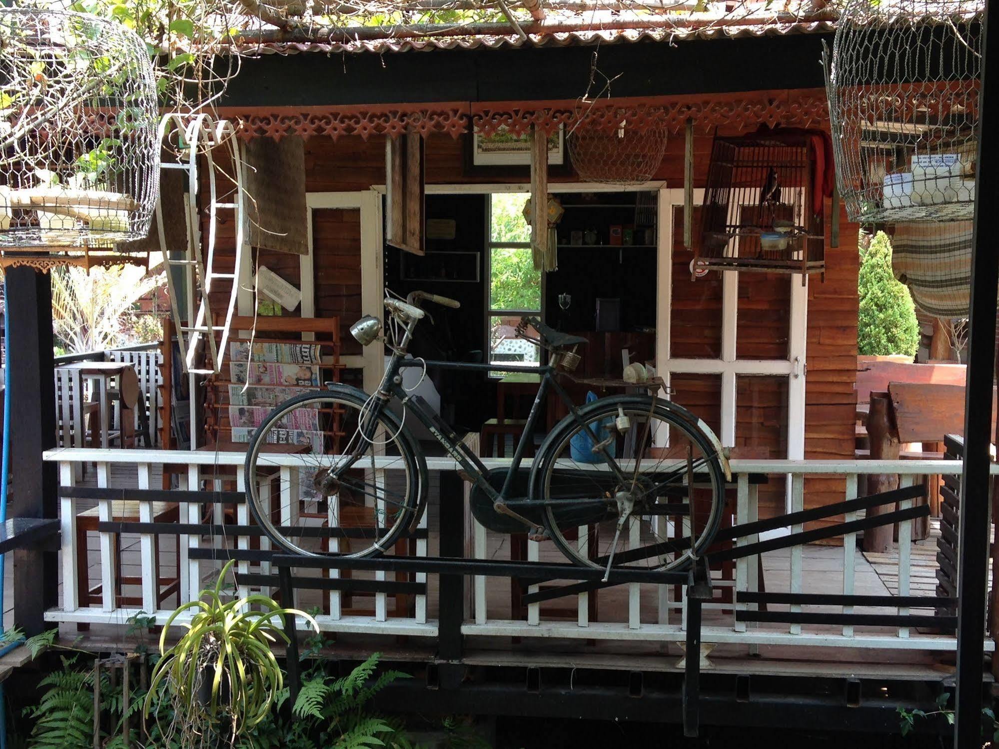 Pitchaporn House Hotel Mae Hong Son Exterior photo